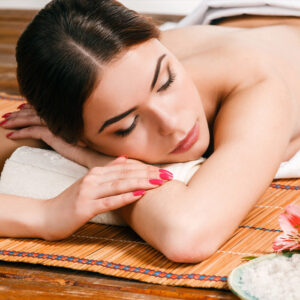 beautiful-young-woman-at-a-spa-salon-PFVKV9T.jpg